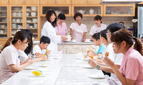 写真：食事会